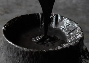 膠體石墨潤滑劑生產(chǎn)主要設備(圖1) 膠體石墨潤滑劑生產(chǎn)主要設備(圖1)